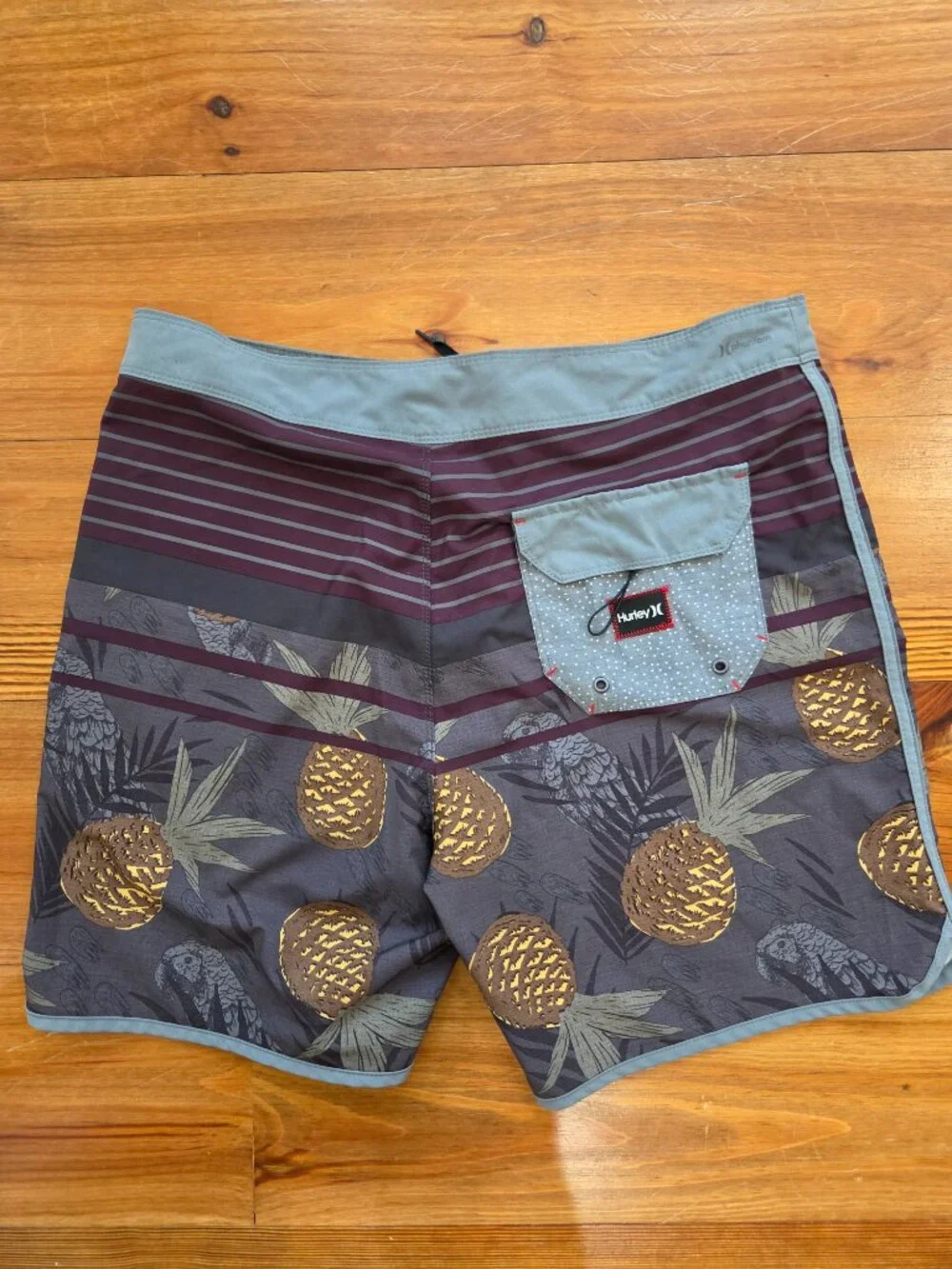 Men's Hurley Phantom Board Shorts 34 Maroon Gray Stripe Performance Pineapple